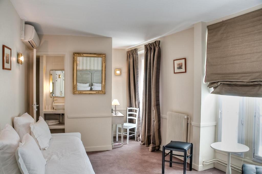 Suite,1215076333:JPEG